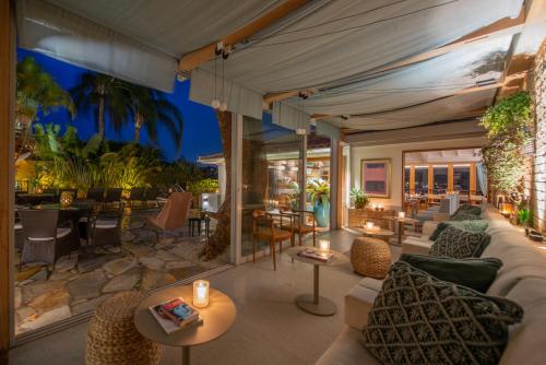 Пъб/Фоайе, Vila deste Hotel in Бузиос