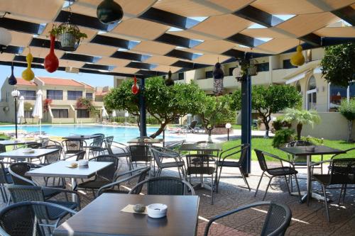 Summerland Hotel - image 9