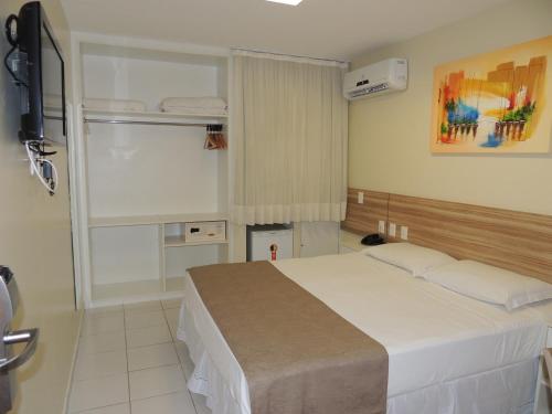 Hotel Tres Caravelas Hotel Pousada Tres Caravelas is a popular choice amongst travelers in Fortaleza, whether exploring or just passing through. The hotel offers a wide range of amenities and perks to ensure you have a gr