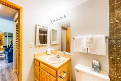 Ski-In Ski-Out Tyra Lookout #20 Ski-In Ski-Out Tyra Lookout #20