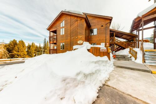 Ski-In Ski-Out Tyra Lookout #20 Ski-In Ski-Out Tyra Lookout #20