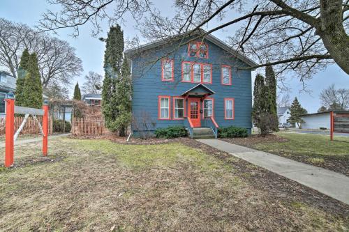 . Walk to Waterfront Dtwn Sturgeon Bay Retreat!