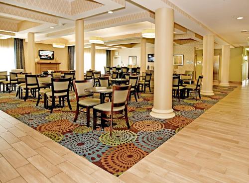 Holiday Inn Express and Suites Bossier City Louisiana Downs