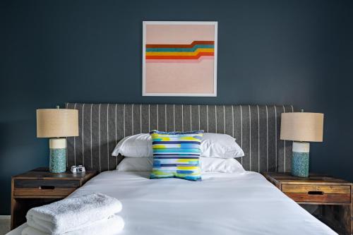 WanderJaunt - Stylish Mission Valley Apts