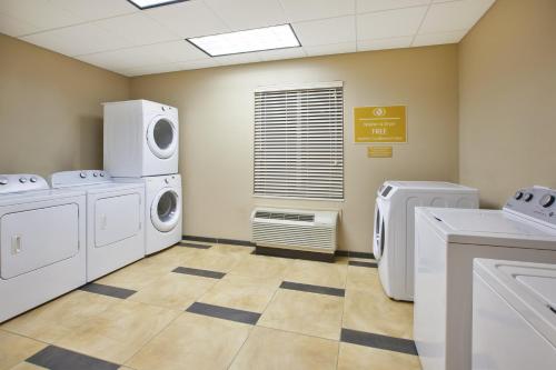 Candlewood Suites Morgantown-Univ West Virginia an IHG Hotel - image 8