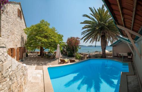 Luxury Beachfront Villa Mare with private pool at the beach Orebic - Peljesac - image 2