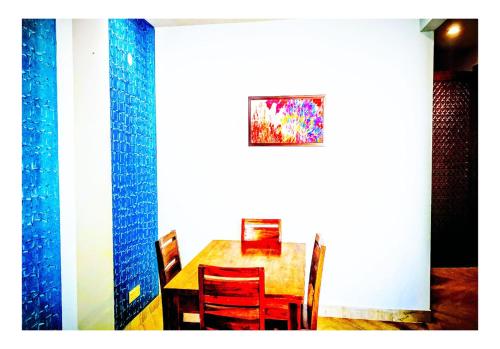 2BHK Short Stay Apartment walking Max Saket ( LIFT +Kitchen+Parking+3 nights min stay)