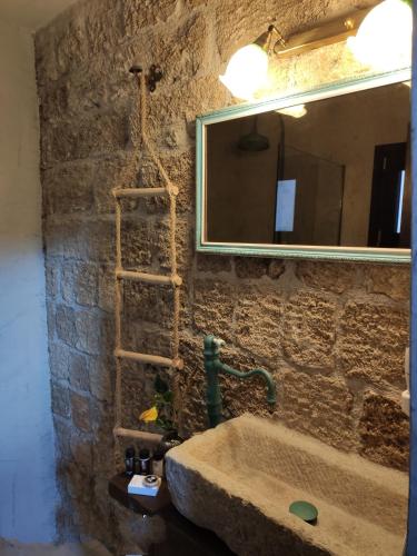 Porolithos Boutique Hotel - image 3