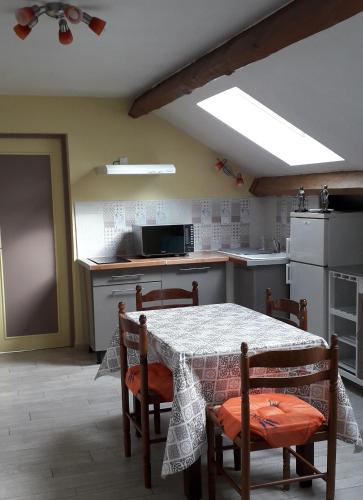 virtuve, Gîte Les Chevaliers fous (Gite Les Chevaliers fous) in Sainte-Menehould