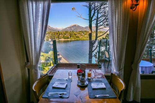 Restaurant, Charming Residences & Suites with Private Spa in San Carlos de Bariloche