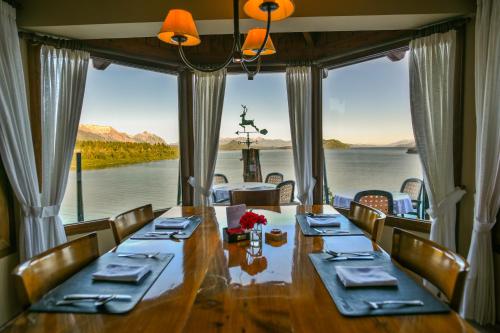 Restaurant, Charming Residences & Suites with Private Spa in San Carlos de Bariloche