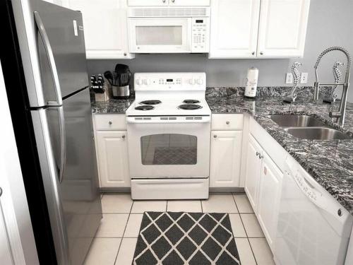 Lighthouse 810 by Meyer Vacation Rentals - image 4