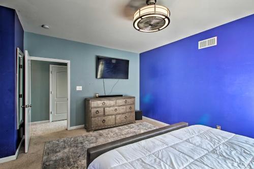 Vibrant St Louis Pad - Walk to Lindell Blvd! - image 8