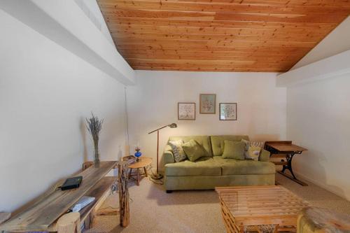 Sharlie's Nest by Casago McCall - Donerightmanagement