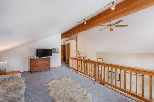 Hilltop Lodge by Casago McCall - Donerightmanagement