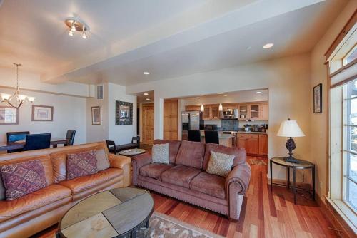 Park Street Penthouse East by Casago McCall - Donerightmanagement - image 4