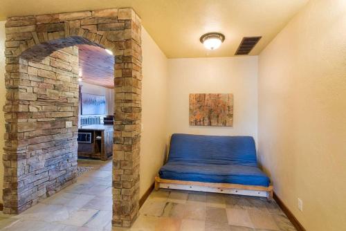 TimberCrest Downtown Lakeview Condo South by Casago McCall - Donerightmanagement - image 9