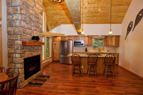 Carlson Cabin by Casago McCall - Donerightmanagement