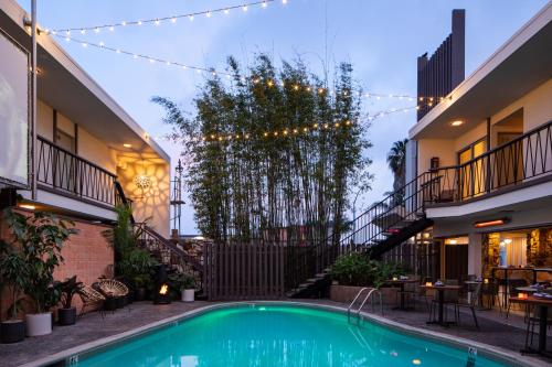 Swimming pool, The Pearl Hotel in Roseville-Fleet Ridge