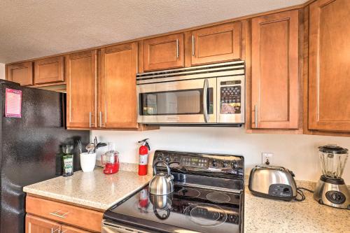 Tucson Mountain View Condo with Shared Pool and Hot Tub - image 8