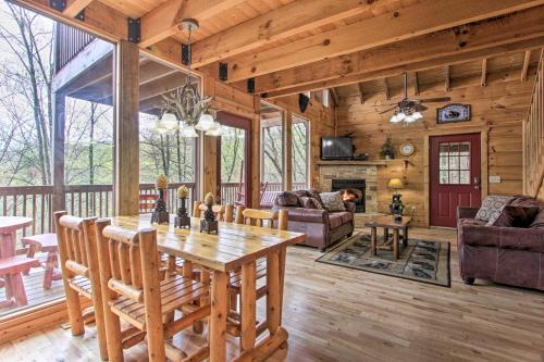 Sevierville Sanctuary Hot Tub Pool Table and Deck! - image 6