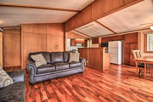 Cozy Cabin on Kabekona Lake with Deck and Water Views!