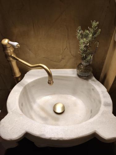 Porolithos Boutique Hotel - image 12