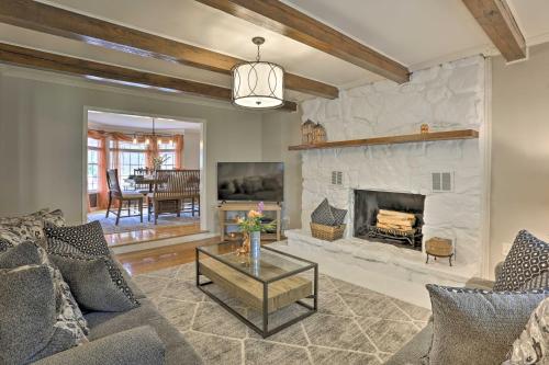 Summerville Retreat with Pool and Deck on 5 Acres - image 2