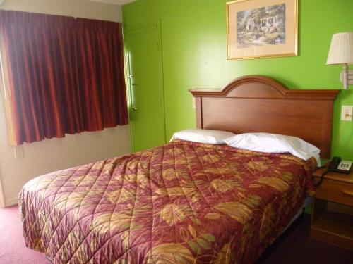 LA Motel - image 7