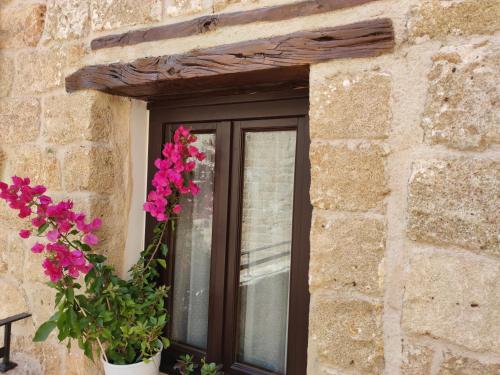 Porolithos Boutique Hotel - image 3