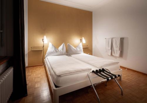 Double Room with Shared Bathroom image 3