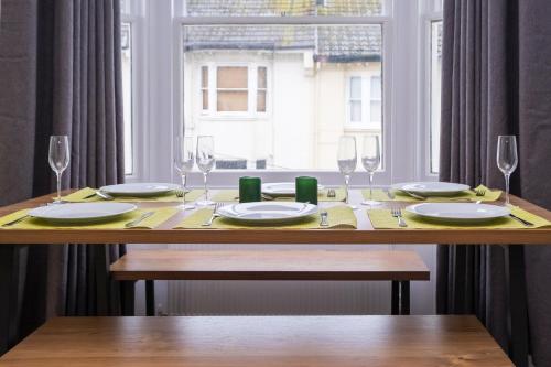 Beautiful Central Apartment 4