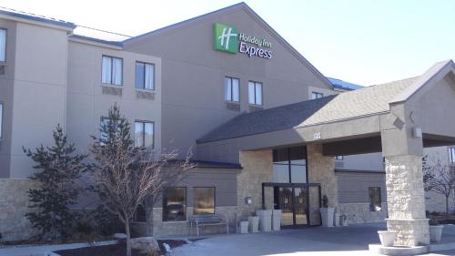 Holiday Inn Express Hotel Kansas City - Bonner Springs, an IHG Hotel