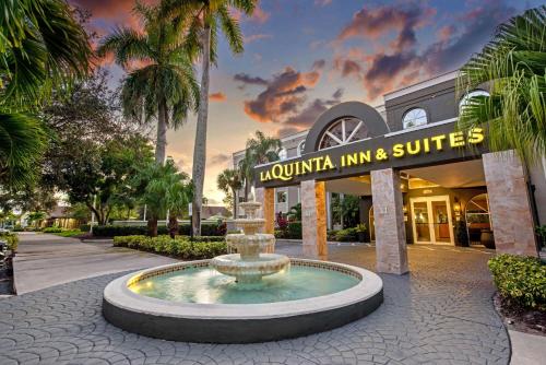 La Quinta Inn & Suites by Wyndham Coral Springs South