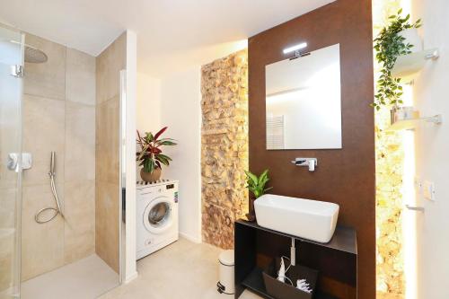 Unique split level Loft in Trastevere - image 9