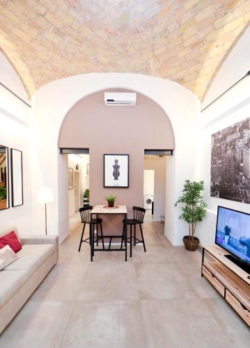 Unique split level Loft in Trastevere - image 14