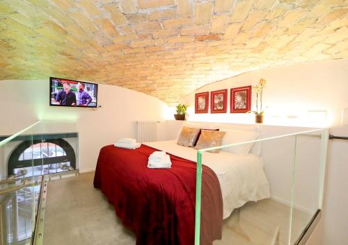 Unique split level Loft in Trastevere - image 12