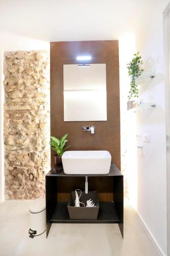 Unique split level Loft in Trastevere - image 10