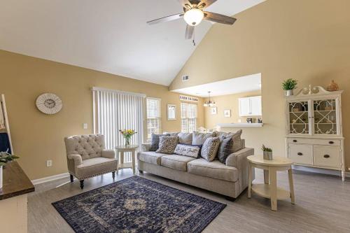 Bright Open House Minutes To Downtown Cartersville thumb 4