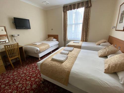Belvedere Hotel - image 2