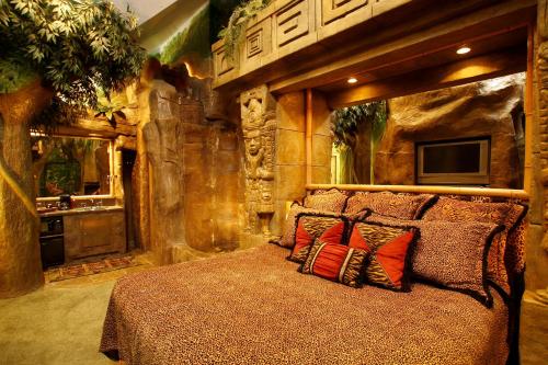 Black Swan Inn Luxurious Theme Rooms in ID