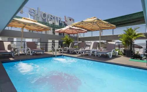 สระว่ายน้ำ, Maple Leaf Korean Hotel in เทซาโน