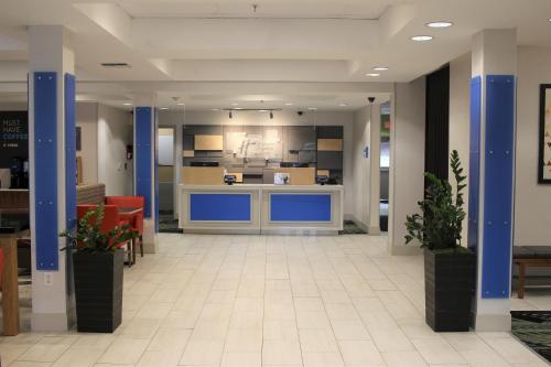 Holiday Inn Express Hotel & Suites Seattle North - Lynnwood, an IHG Hotel