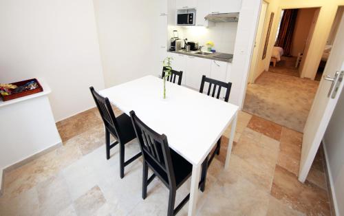 Cozy Apartment close to Cornavin Train Station and lake, Genf (Foto 6)