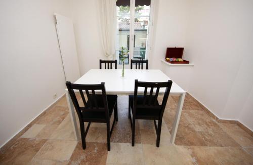 Cozy Apartment close to Cornavin Train Station and lake, Genf (Foto 9)