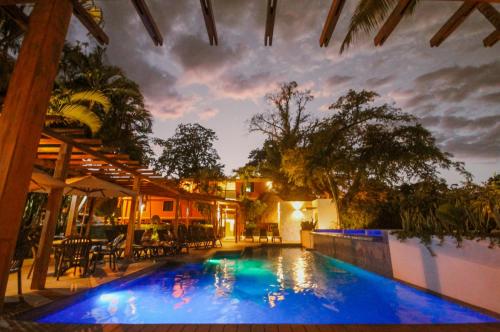 Exterior view of Hotel Maya Tulipanes Palenque