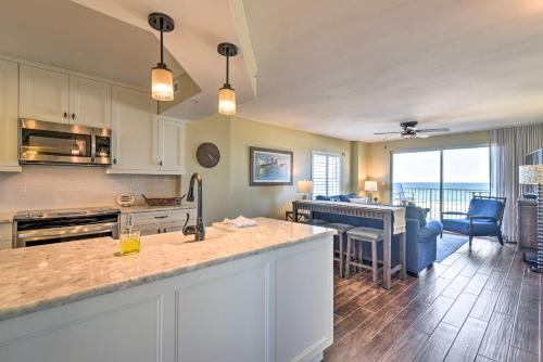 Luxe Oceanfront Condo with Pool, Beach Access and Gear in Ormond Beach, USA