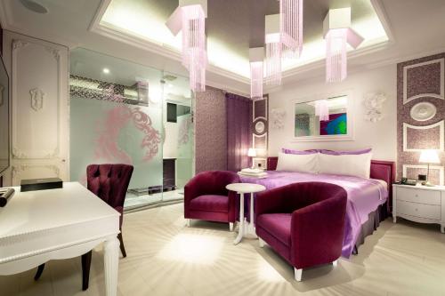 room detail thumbnail 0