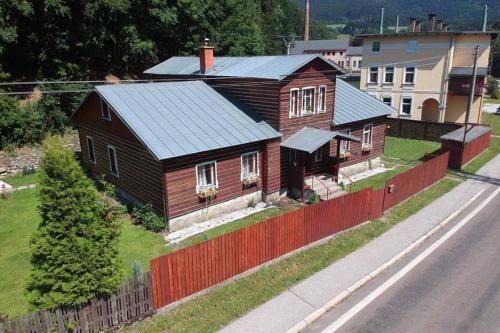 Viesnīcas āriene, Chata Paperule in Horni Marsova