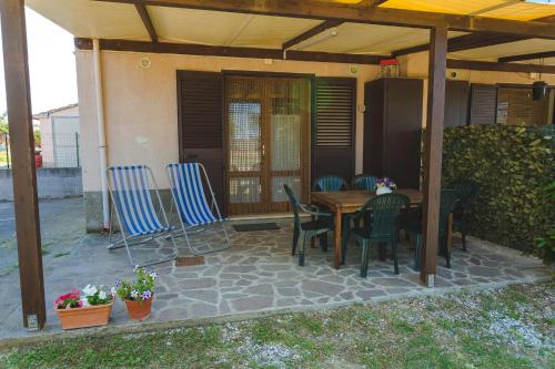 One-Bedroom Apartment with Garden